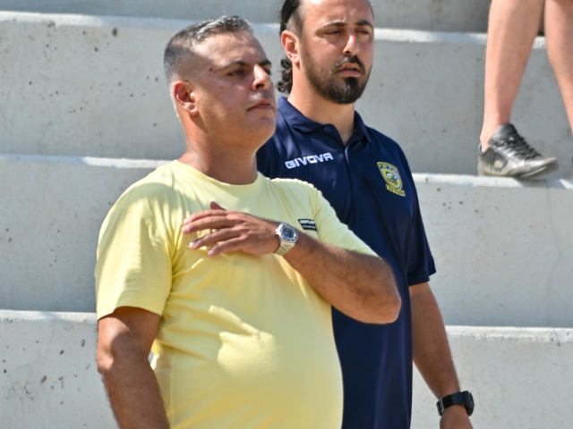 "גם יעקב שחר סופג קללות", אבו (ירון קליין)